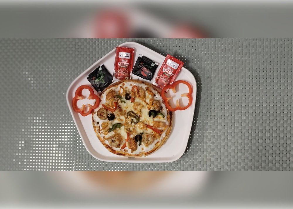 CHICKEN SUPREME PIZZA
